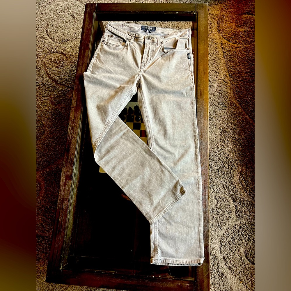 32x32 grey Silver brand skinny jeans